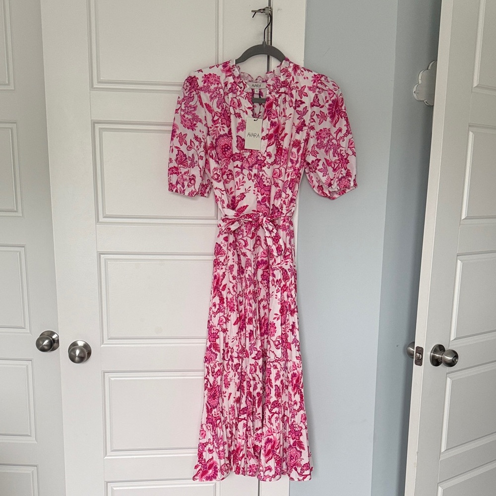 Avara Pink Floral Midi Pleated Midi Dress - Sz Small - NWT